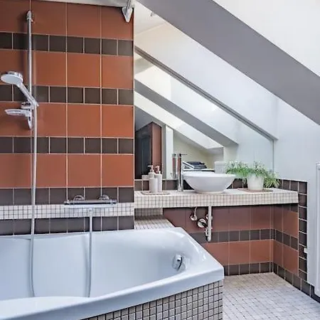 New! Old Town Apt Next To St Annes Apartman *