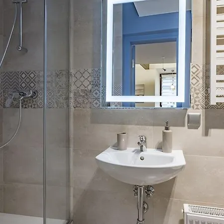 New! Old Town Apt Next To St Annes